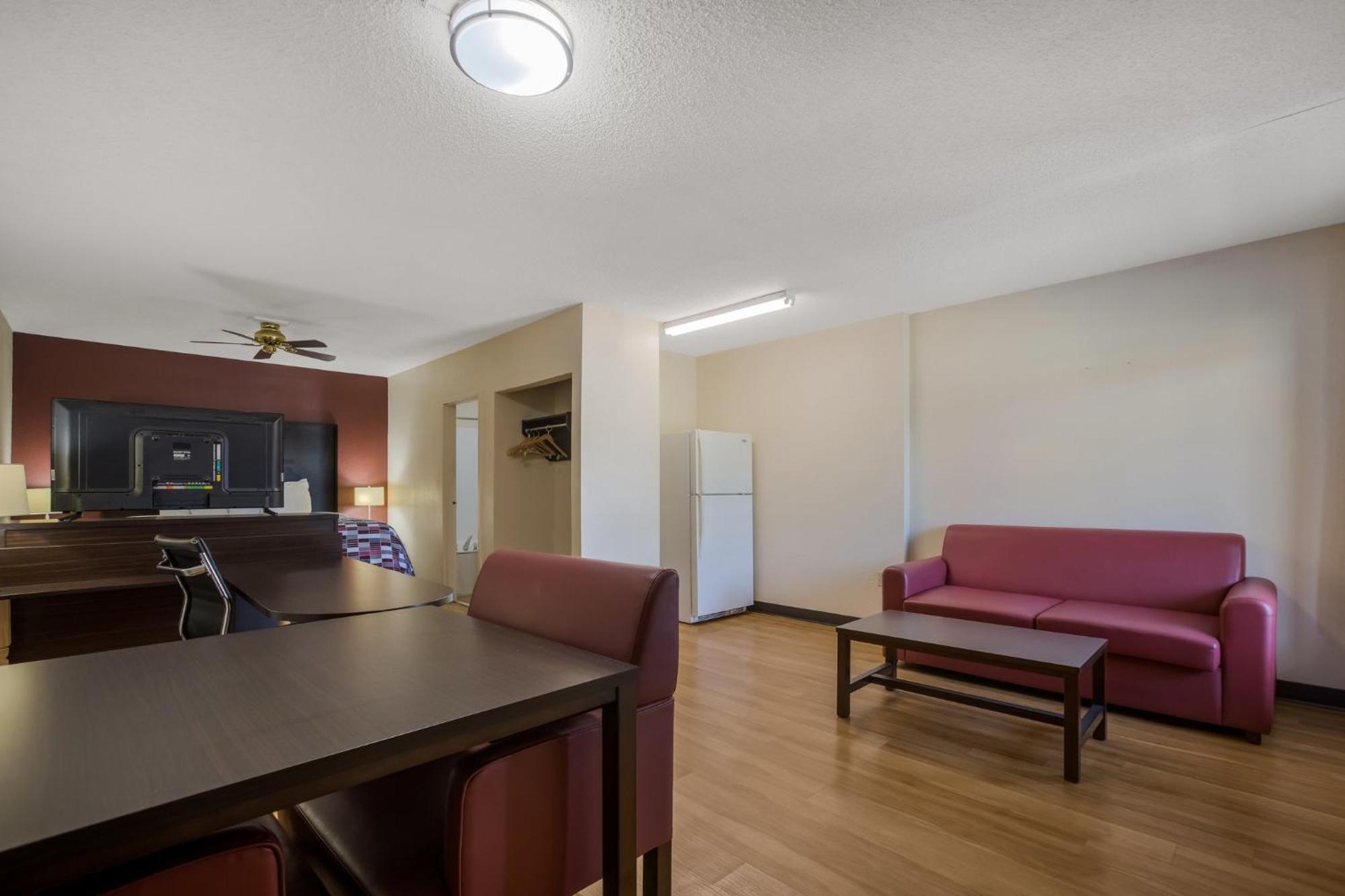 Red Roof Inn & Suites Statesboro - University Εξωτερικό φωτογραφία
