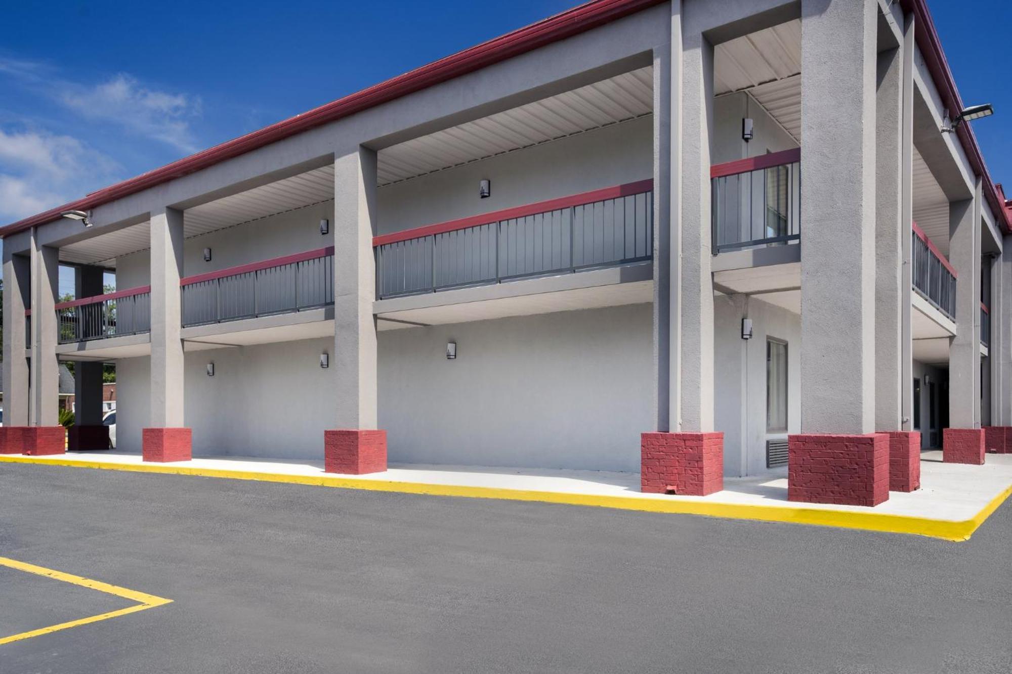 Red Roof Inn & Suites Statesboro - University Εξωτερικό φωτογραφία