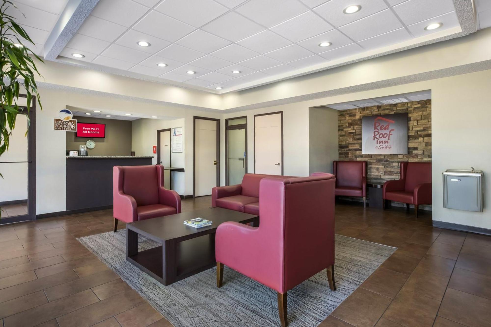 Red Roof Inn & Suites Statesboro - University Εξωτερικό φωτογραφία